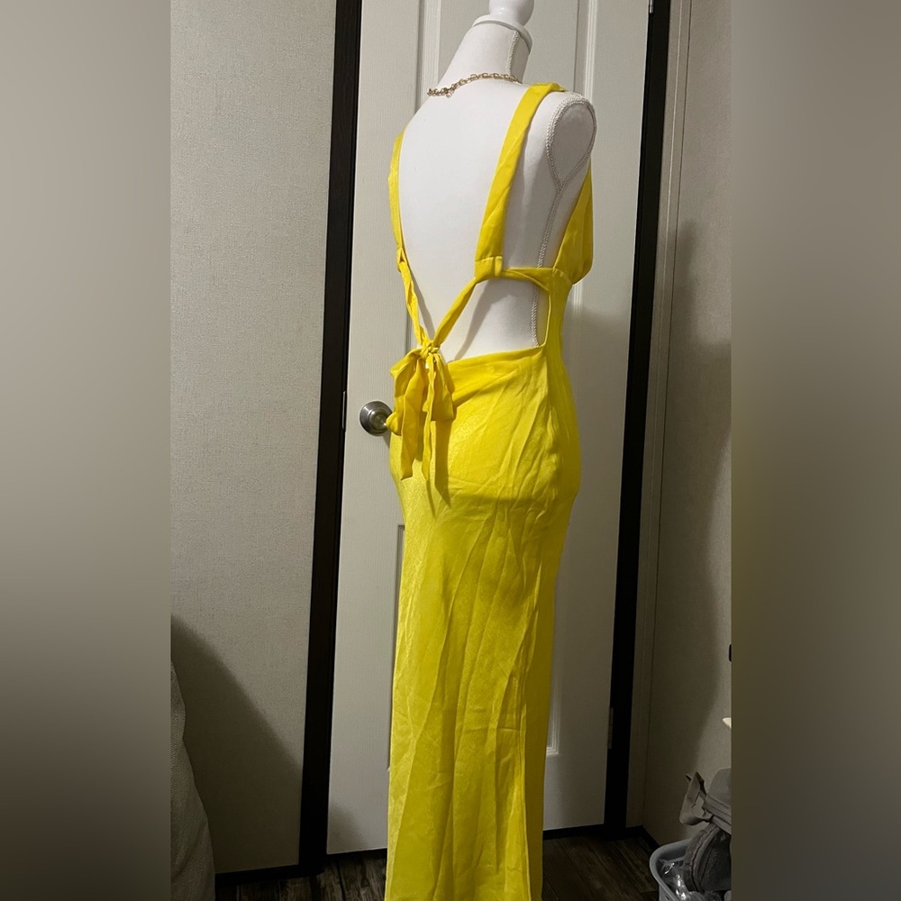 ASOS Yellow Backless Dress - Picture 4 of 6